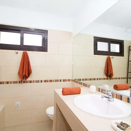 Playa Blanca Sleeps 6 Air Con Wifi Willa Playa Blanca (Lanzarote)